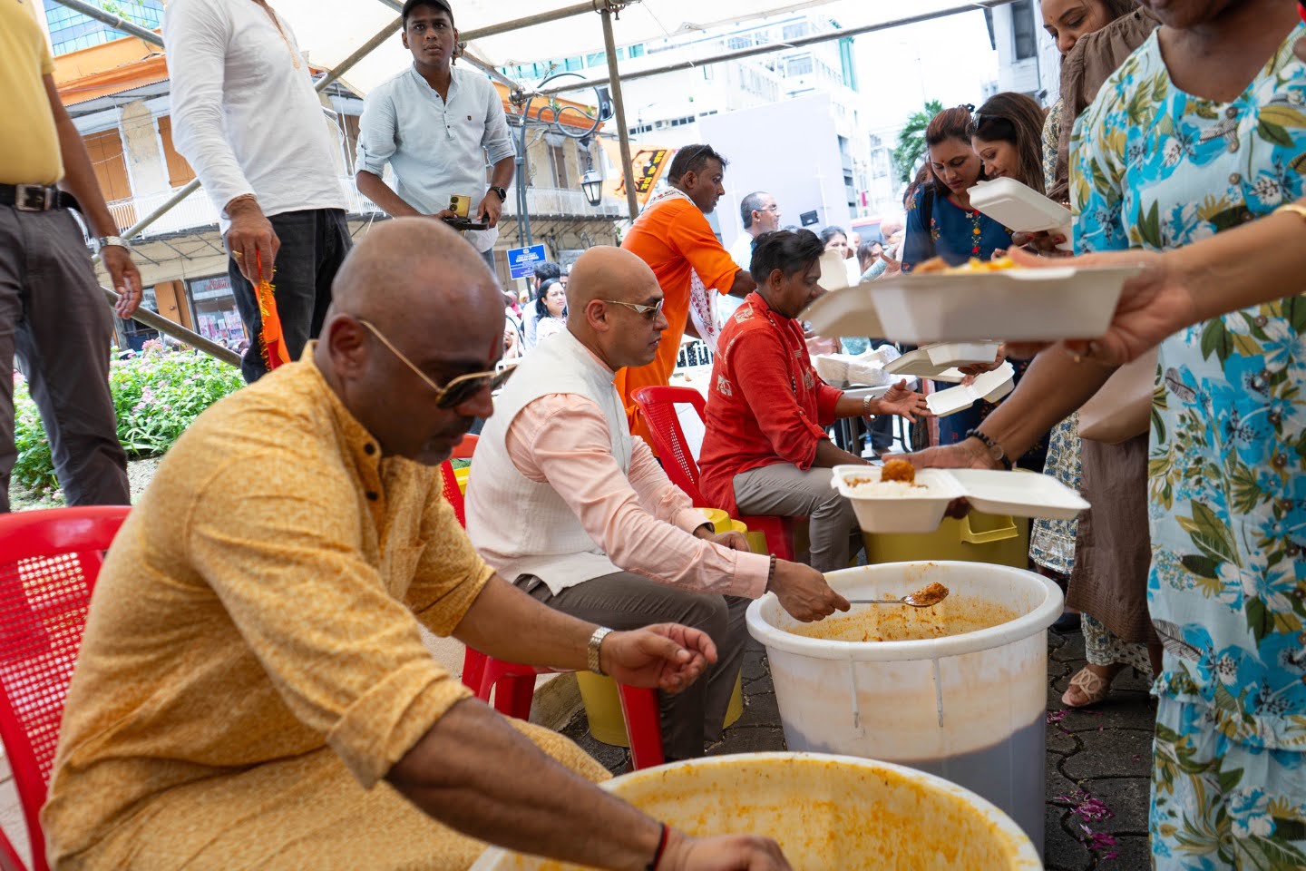 ISKCON navega la temporada de ciclones con fortaleza devocional Mauricio 2024