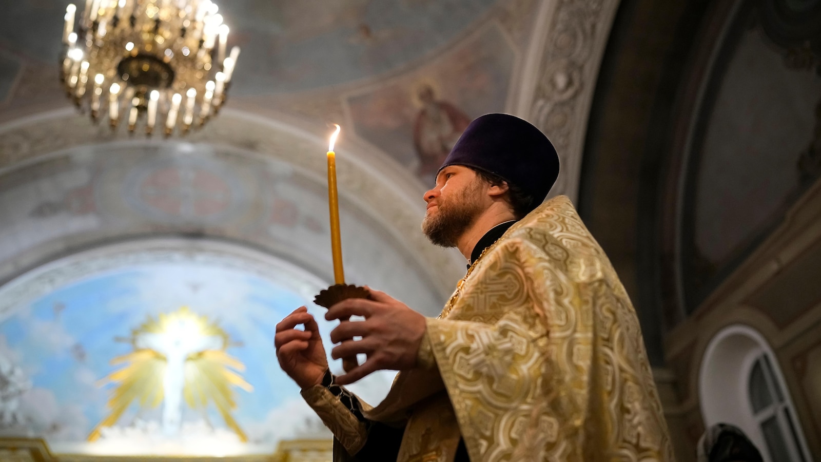 Los ortodoxos celebran su Navidad, ensombrecida por los conflictos bélicos Internacional 2024