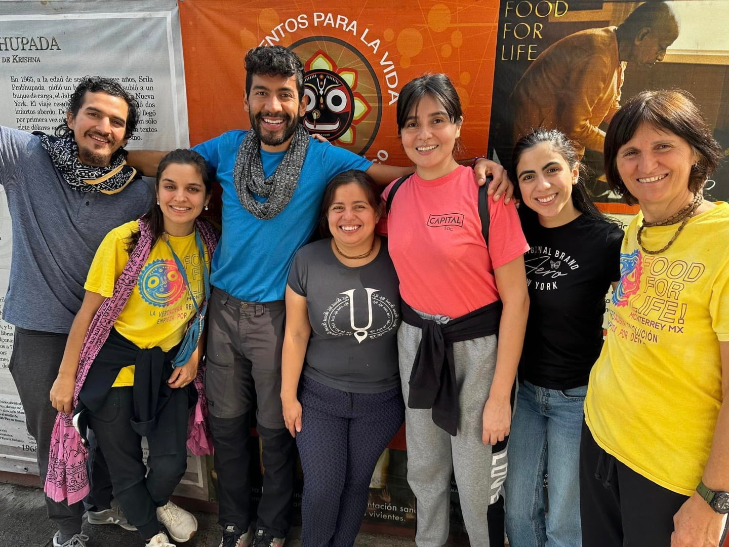 Devotos Hare Krishna de Food For Life Monterrey, llevan alimento espiritual a los más vulnerables México 2024