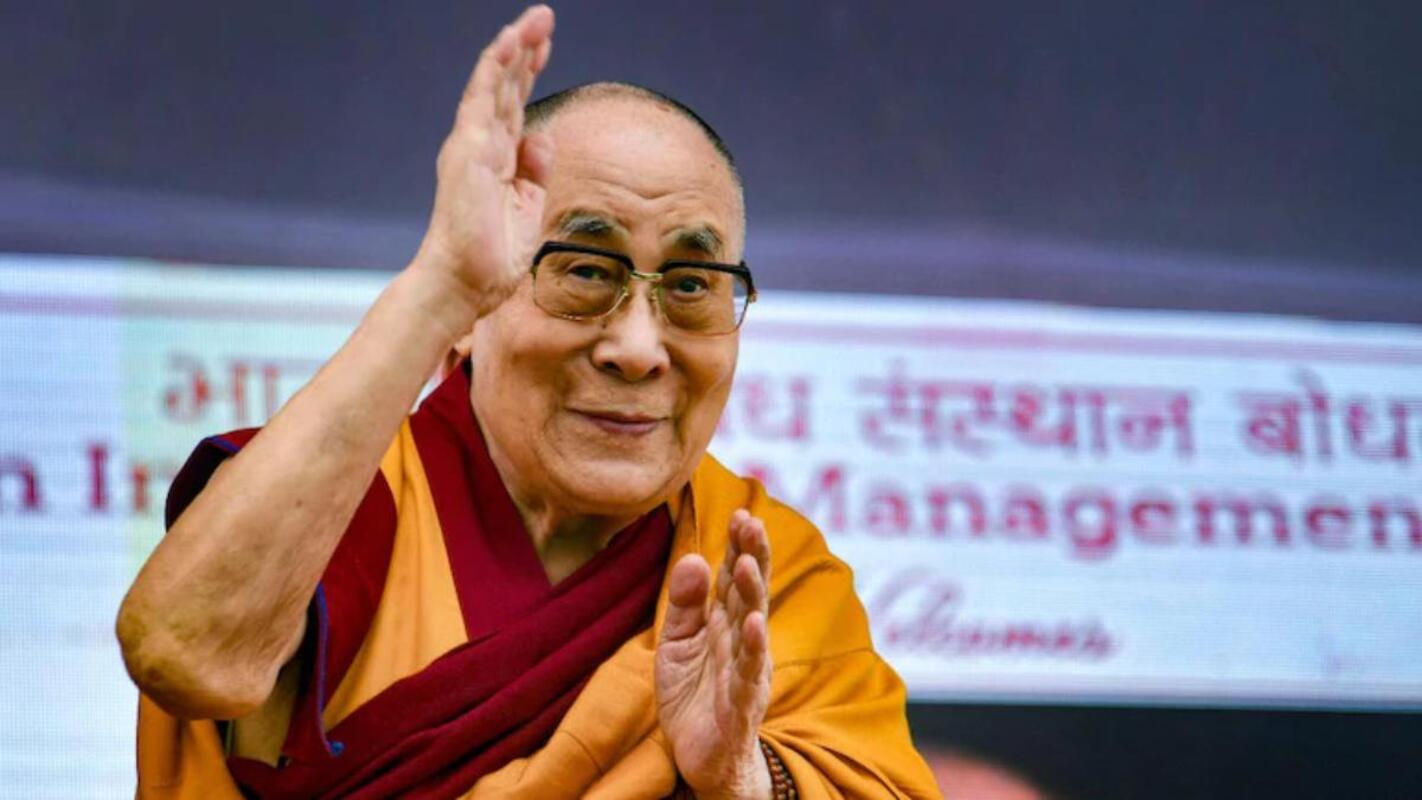 El Dalai Lama saluda a los tibetanos en Losar India 2024