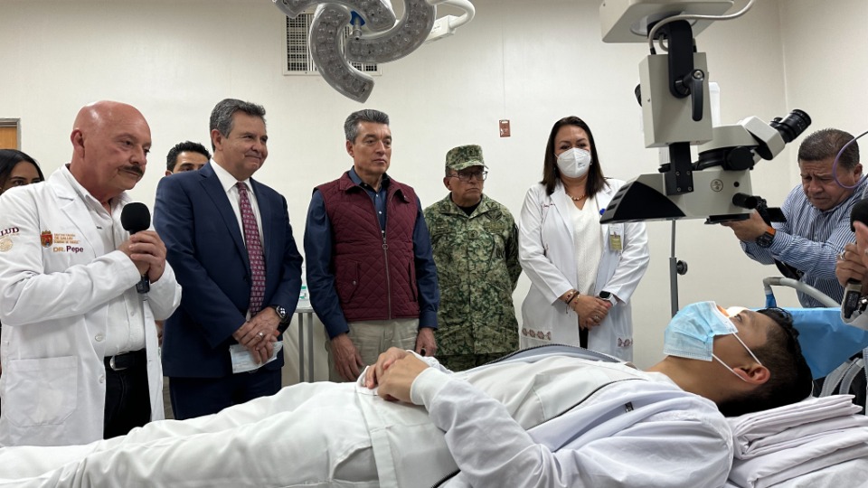 La Iglesia de Jesucristo dona microscopio quirúrgico a hospital en Chiapas México 2024