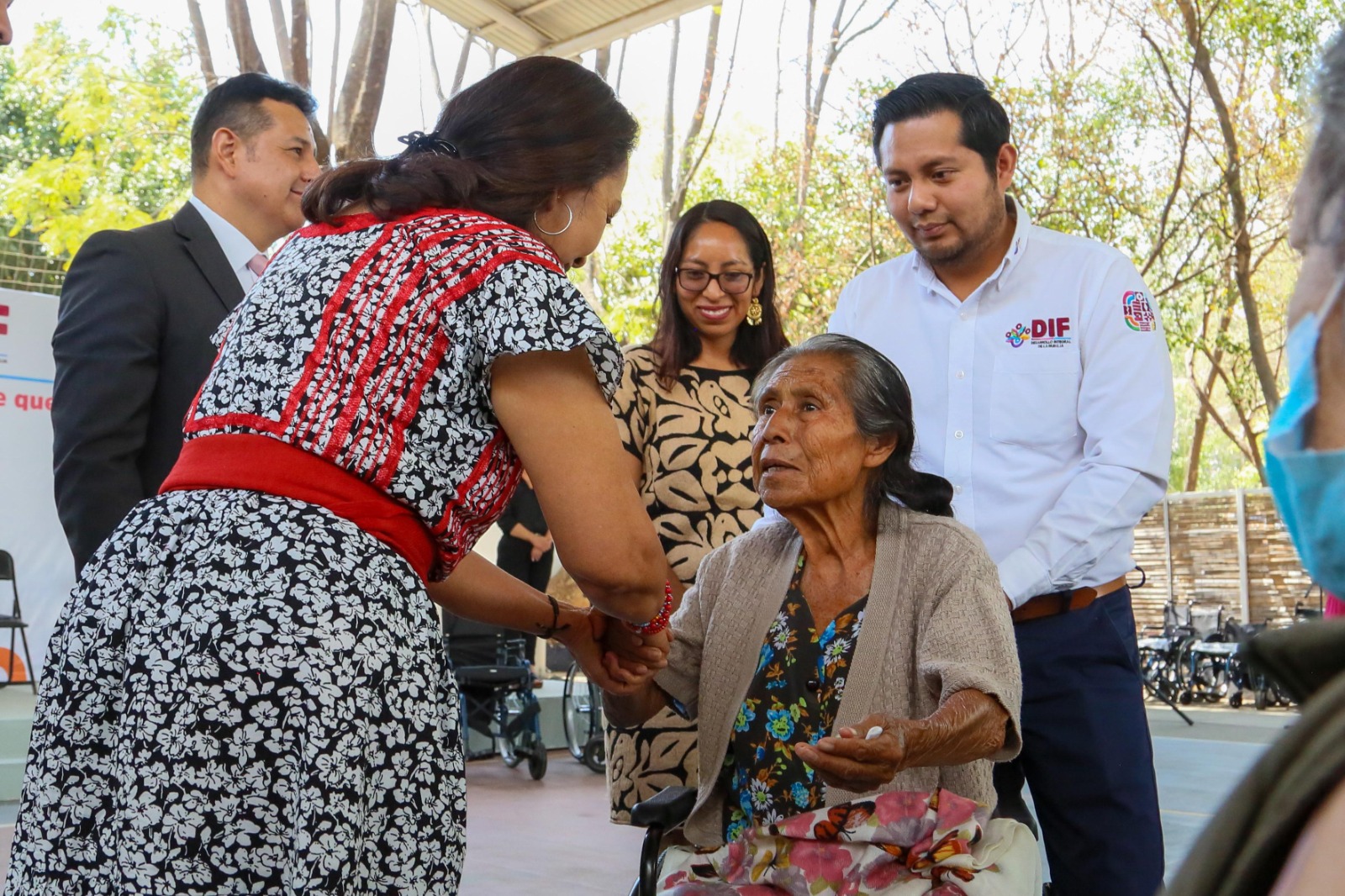 La Iglesia de Jesucristo dona 350 sillas de ruedas al DIF Oaxaca México 2024