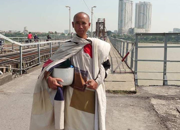 La peregrinación budista de un «monje» no reconocido se hace viral Vietnam 2024