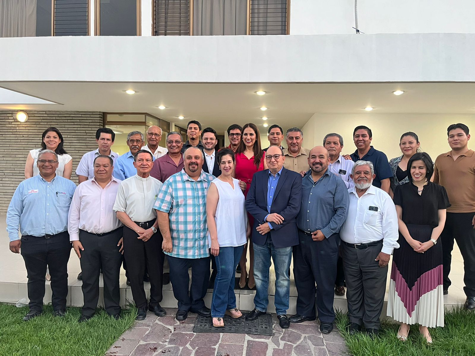 Reunión de la Gobernadora Electa Libia Denisse García Muñoz Ledo con el Consejo Interreligioso del Estado de Guanajuato para abordar temas de libertad religiosa