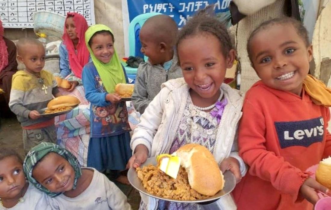 La Fundación budista Tzu Chi alimenta a niños desplazados Etiopía 2024