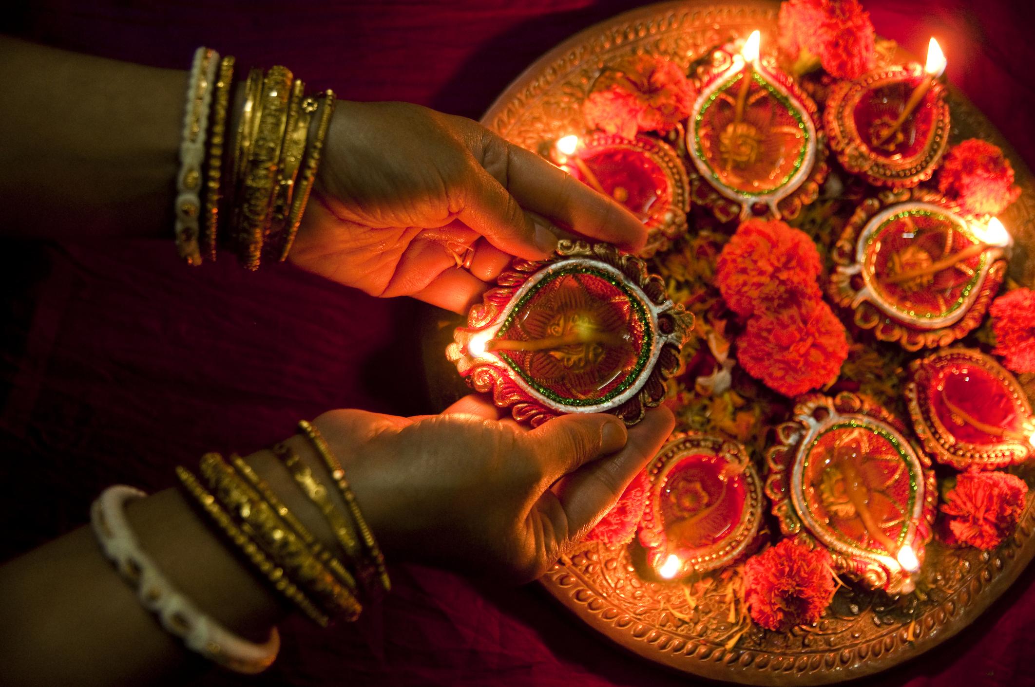 Mensaje del Vaticano para Diwali Unamos nuestras manos como hijos de Dios Santa Sede 2024