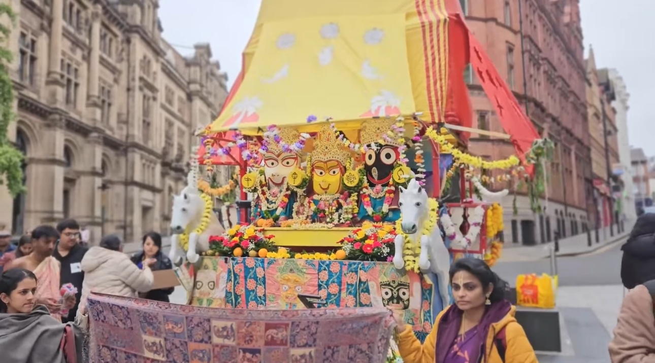 Nottingham celebra por primera vez el festival Rathayatra Inglaterra 2024