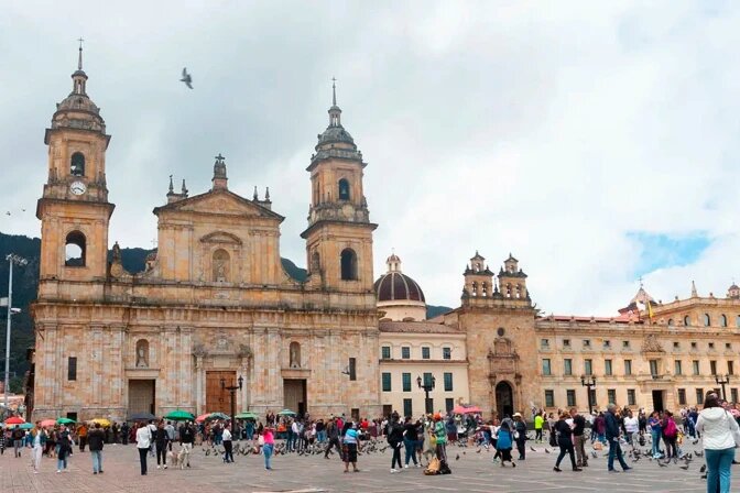 Obispos piden a grupos armados detener choques que han obligado a huir a más de 11,000 personas Colombia 2025