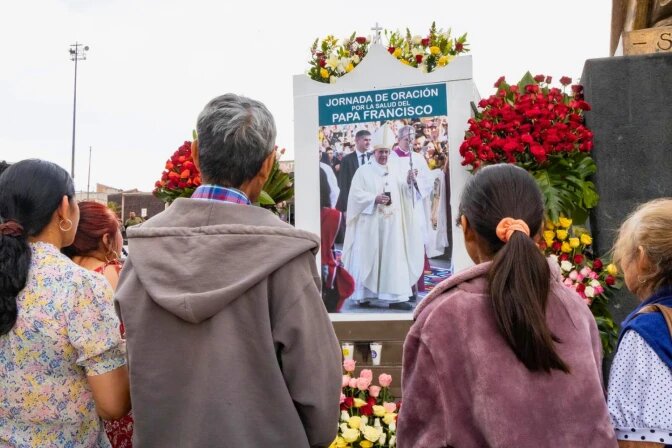 La Iglesia Católica se une en jornada de oración por la salud del Papa Francisco México 2025