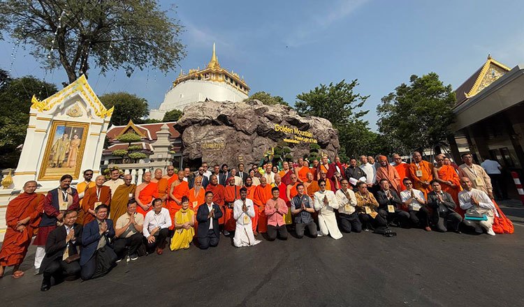 Los delegados destacan la no violencia en una conferencia mundial hindú-budista Tailandia 2025