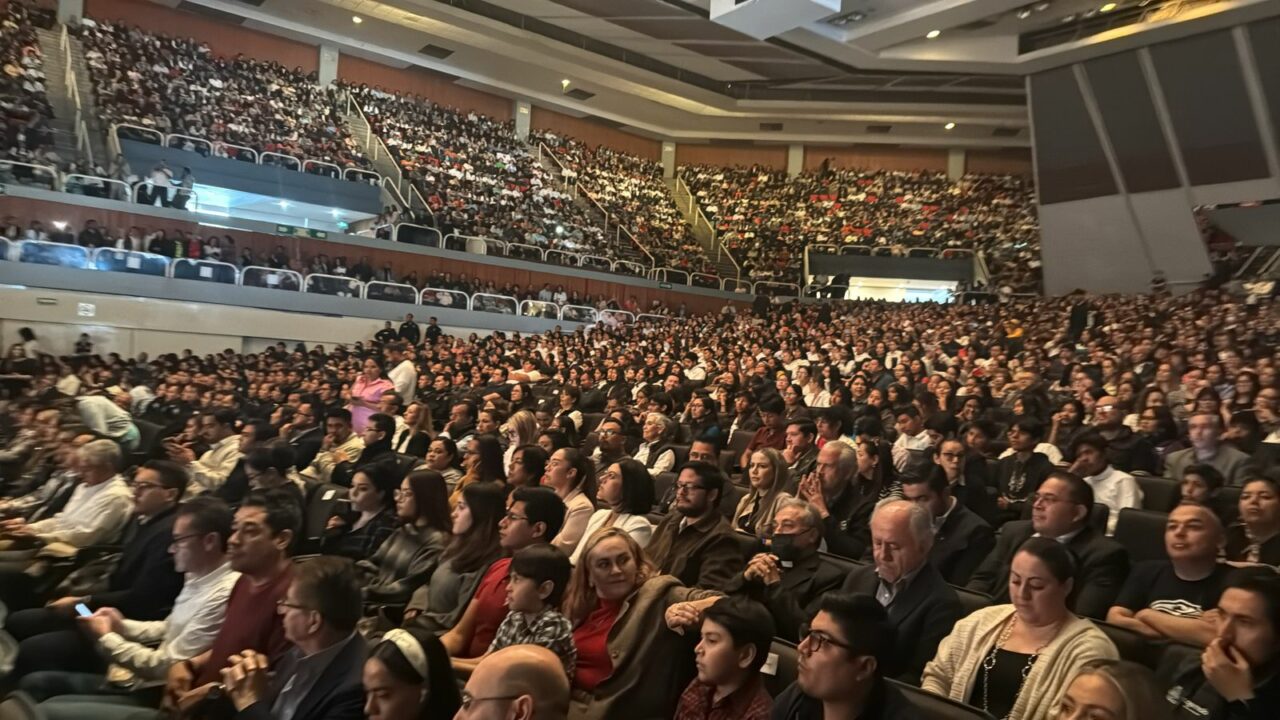 Mauricio Kuri presenta regulación para el uso de redes sociales en niños y adolescentes en Querétaro