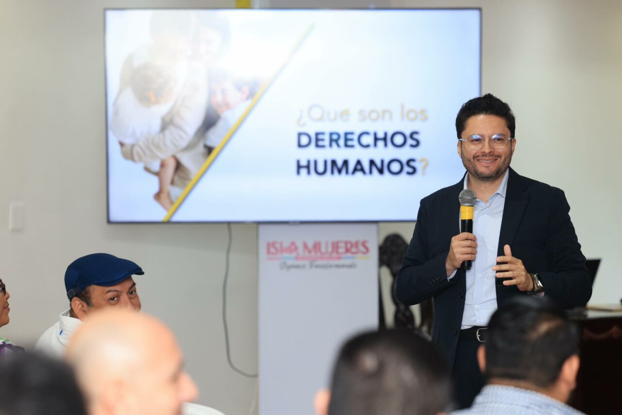 Funcionarios públicos de Isla Mujeres se capacitan en libertad religiosa