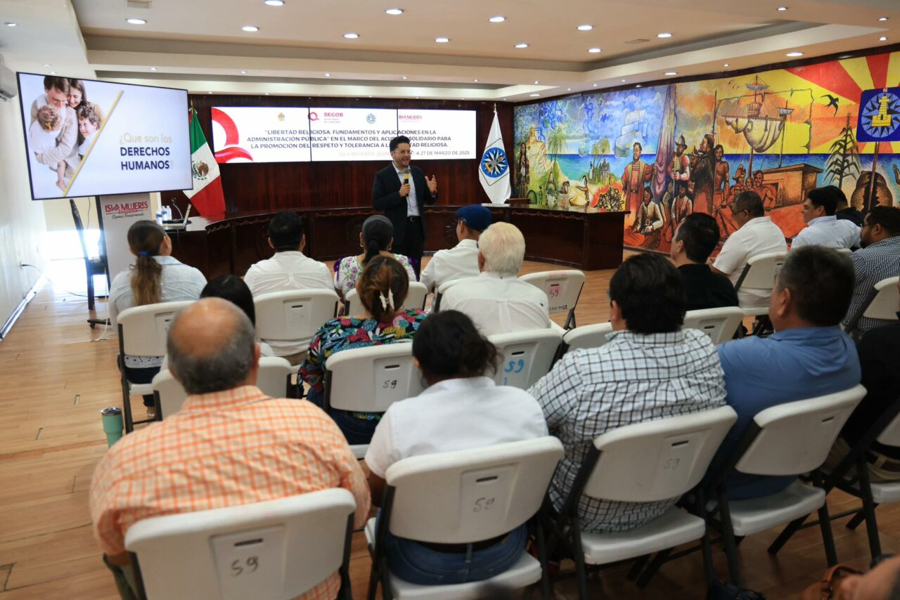 Funcionarios públicos de Isla Mujeres se capacitan en libertad religiosa