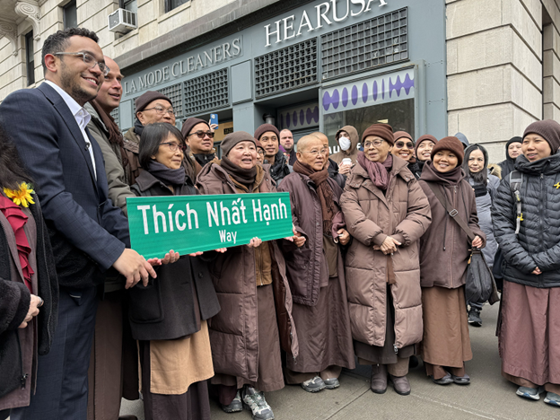 Una calle de Nueva York recibe el nombre del líder budista Thich Nhat Hanh Estados Unidos 2025