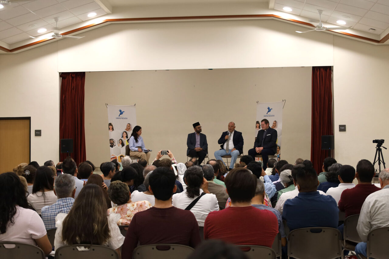 Líderes religiosos y académicos de Querétaro dialogan sobre el abandono de la fe en la posmodernidad