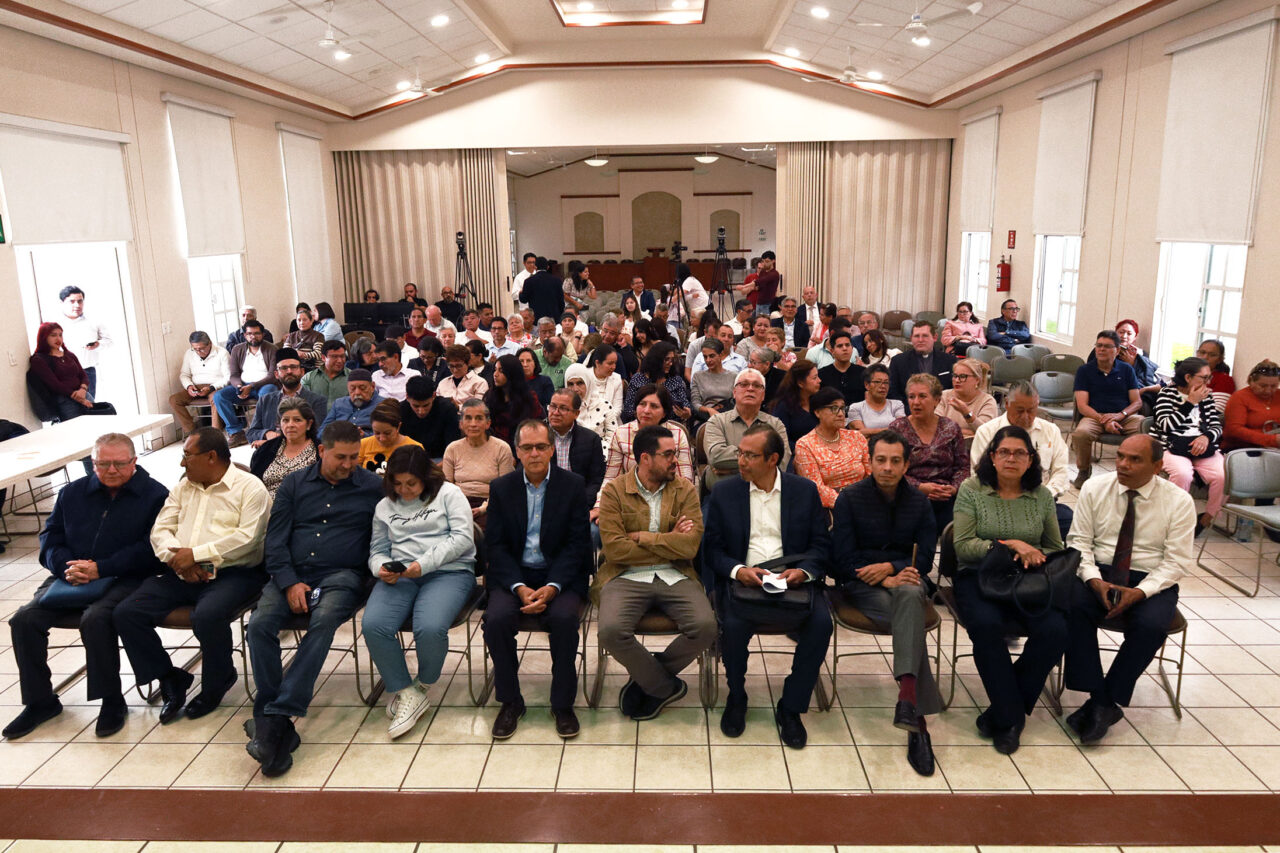 Líderes religiosos y académicos de Querétaro dialogan sobre el abandono de la fe en la posmodernidad