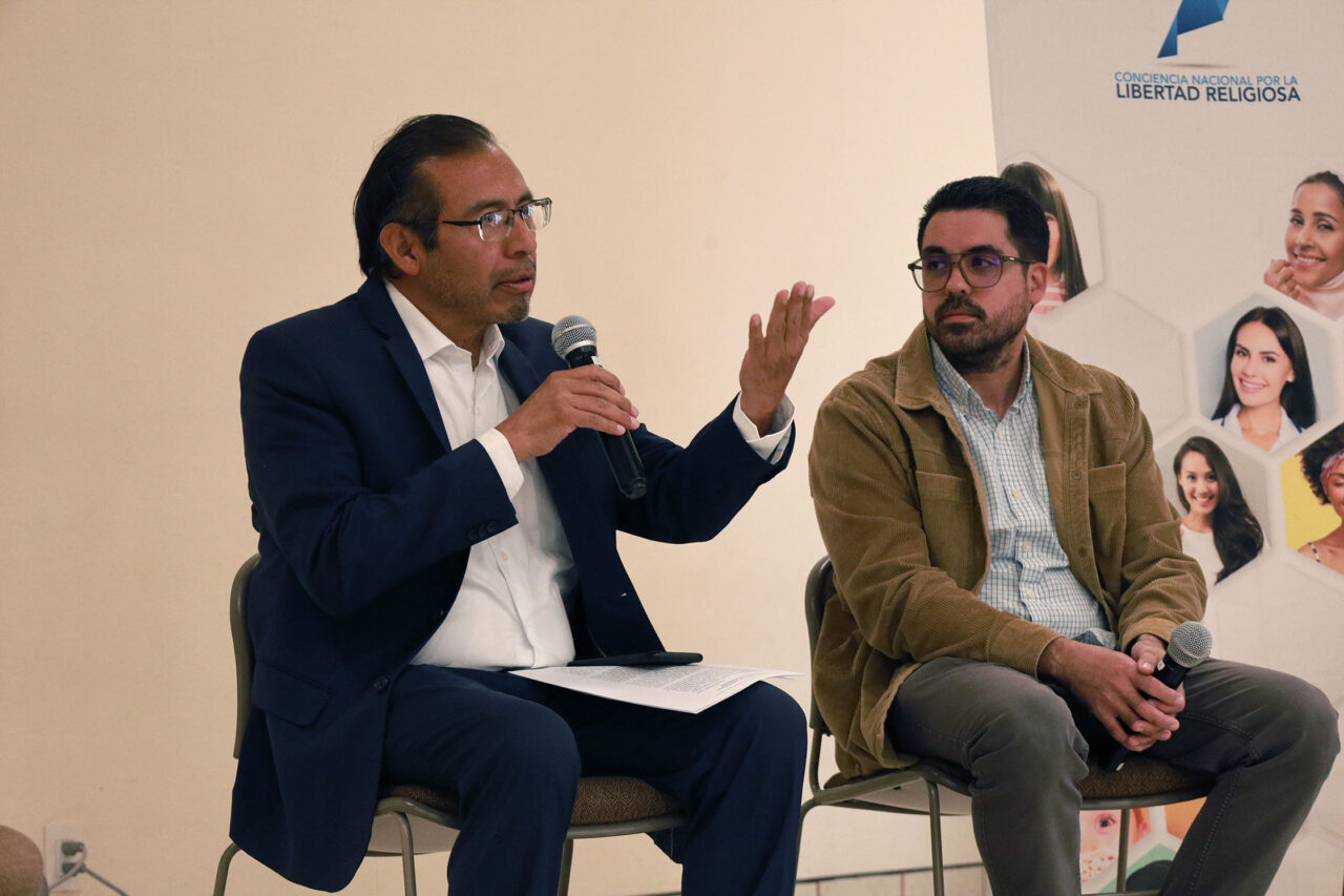 Líderes religiosos y académicos de Querétaro dialogan sobre el abandono de la fe en la posmodernidad