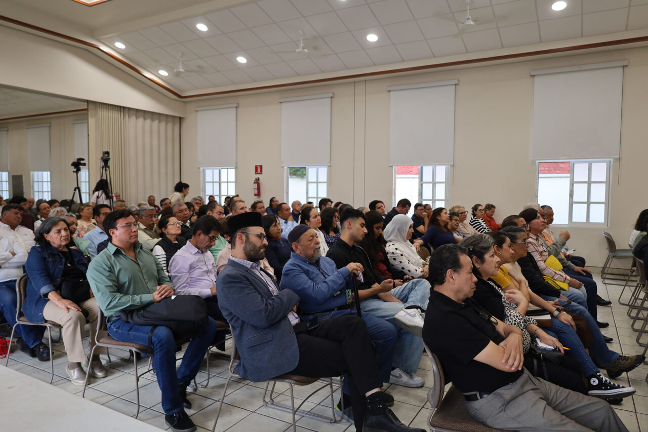 Líderes religiosos y académicos de Querétaro dialogan sobre el abandono de la fe en la posmodernidad
