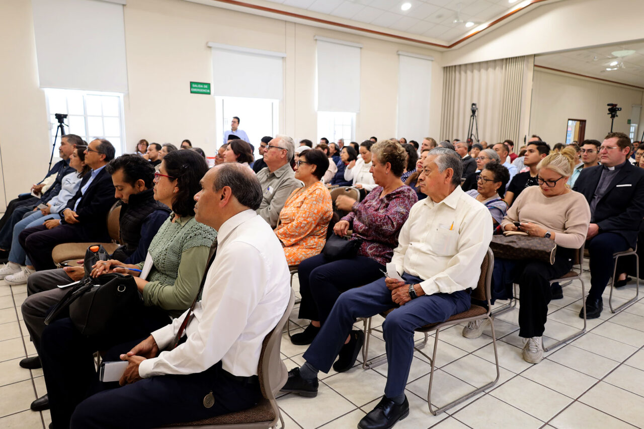 Líderes religiosos y académicos de Querétaro dialogan sobre el abandono de la fe en la posmodernidad