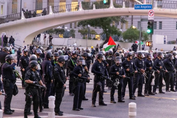 Arzobispo de Los Ángeles convoca jornada de oración y Misa por la paz y la unidad en medio de disturbios Estados Unidos 2025