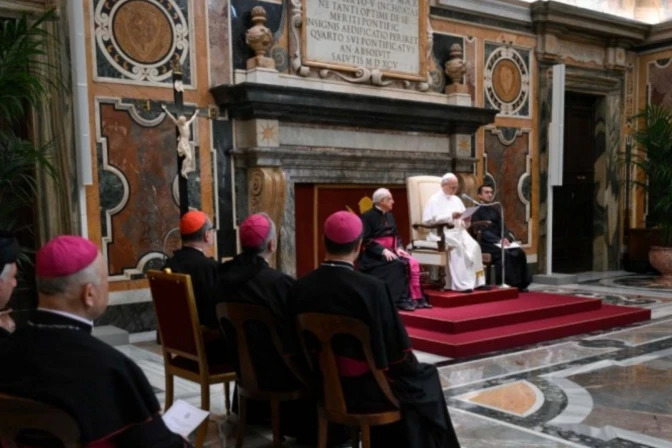 El Papa León XIV denuncia violaciones del derecho internacional y humanitario en Gaza y Ucrania Sana Sede 2025