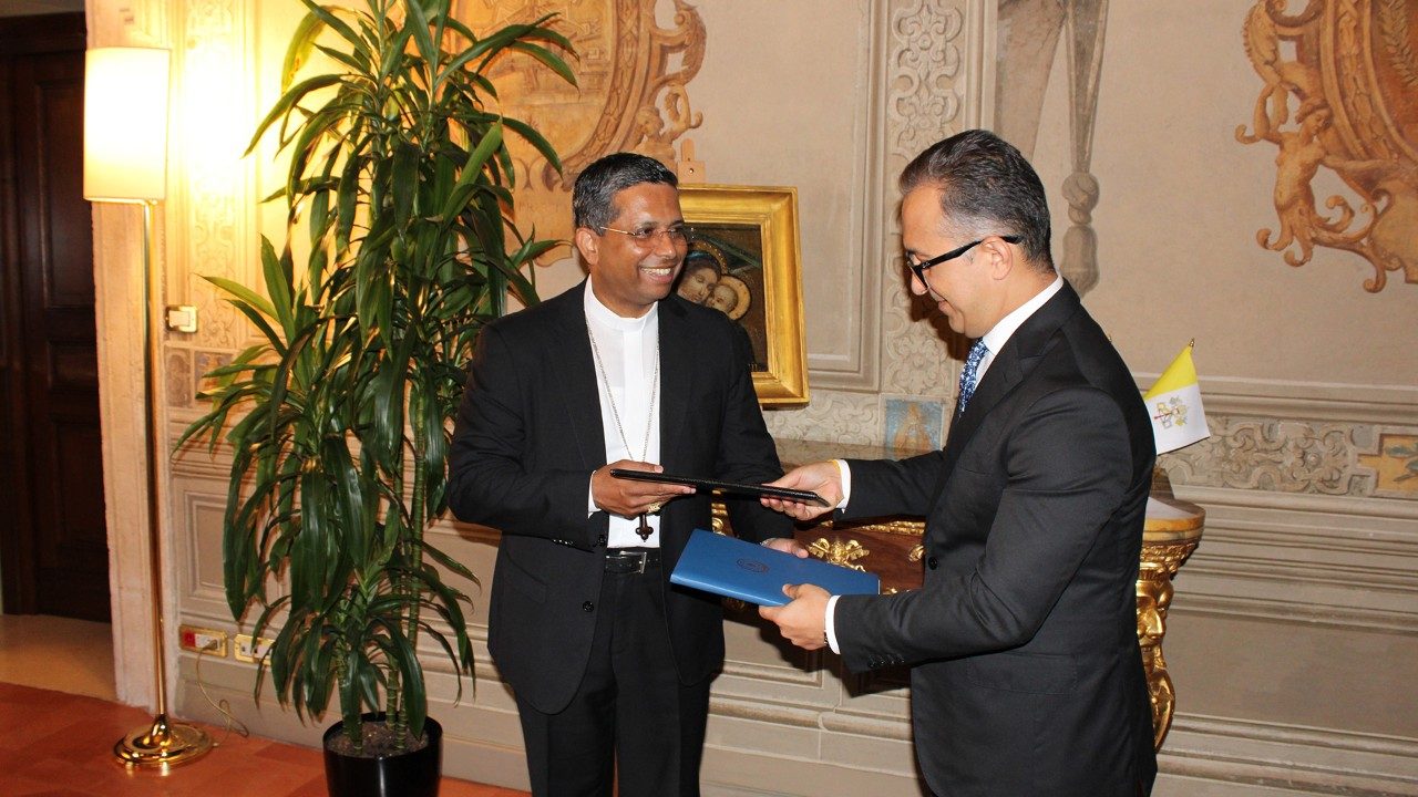 La Santa Sede y Azerbaiyán firman un acuerdo sobre el diálogo interreligioso Santa Sede 2025