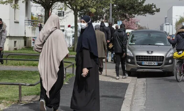 Musulmanes denuncian un alarmante aumento de la islamofobia y la discriminación Francia 2025