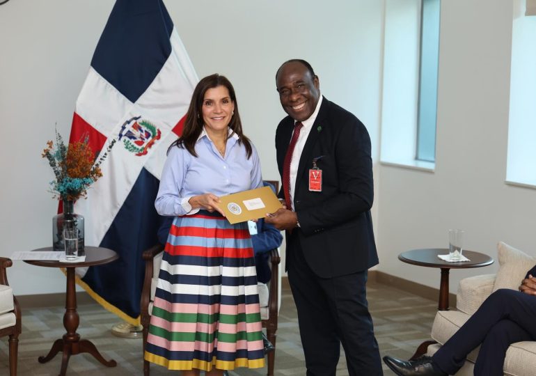 Embajadora se reúne con líderes religiosos para fortalecer la cooperación en desafíos sociales República Dominicana 2026