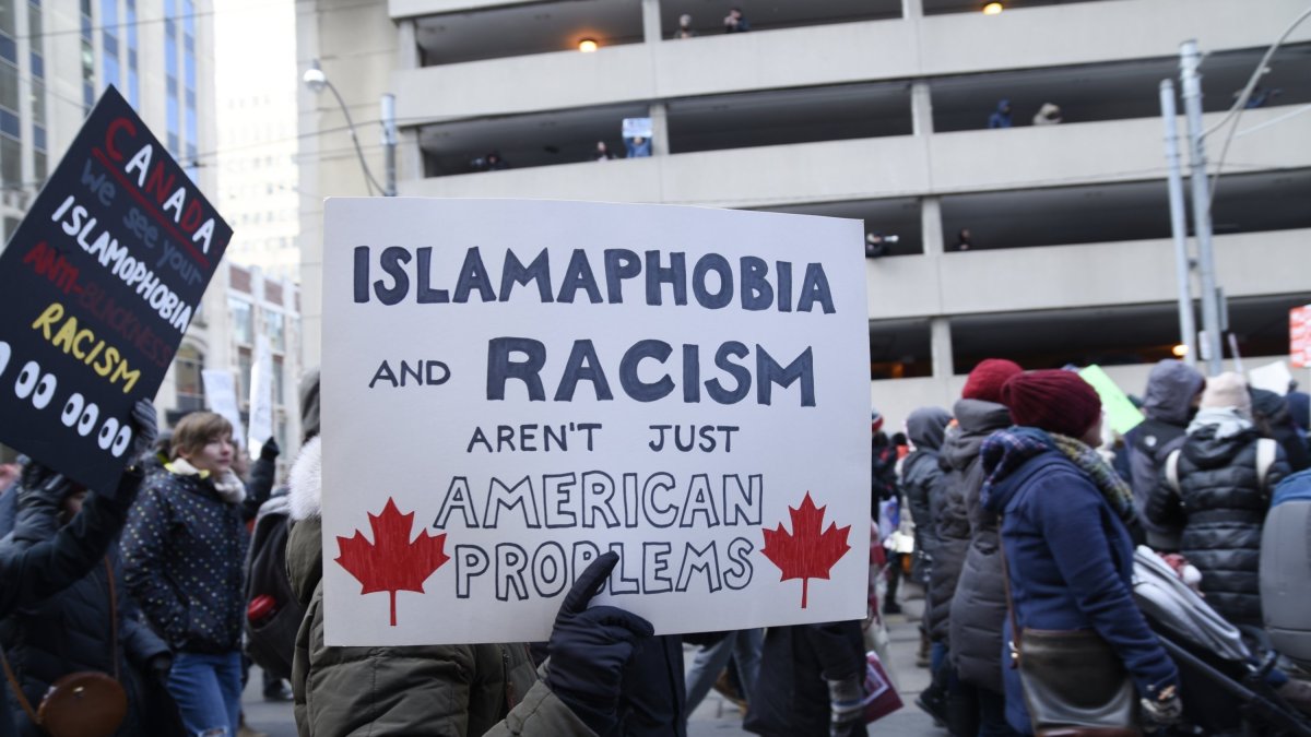 Musulmanes critican el cierre de la oficina contra la islamofobia Canadá 2026