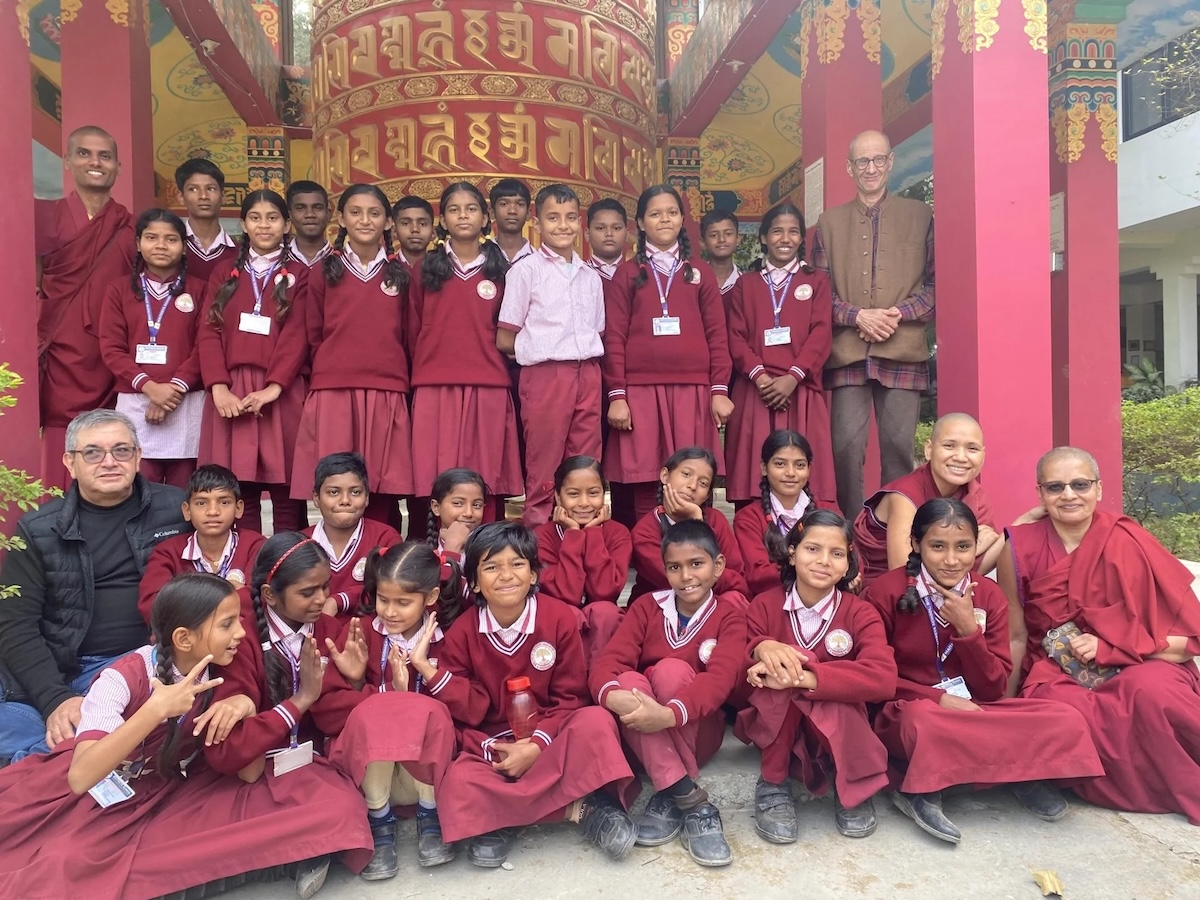Fundación budista celebra hitos humanitarios en la educación de niños vulnerables en Bodh Gaya India 2026
