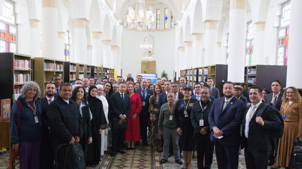 Comunidades donan libros sagrados a la Cancillería Colombiana Colombia 2026