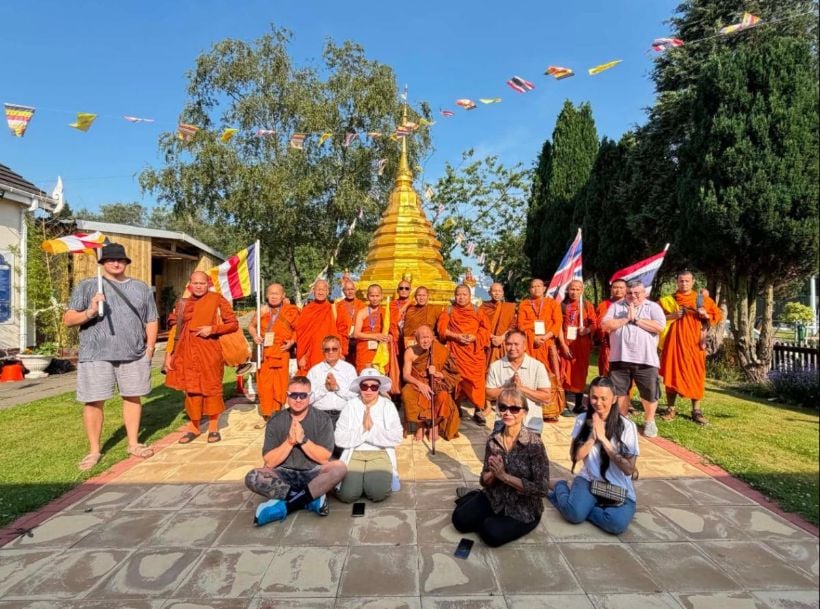 Monjes budistas completan una caminata de tres días por la paz Inglaterra 2026
