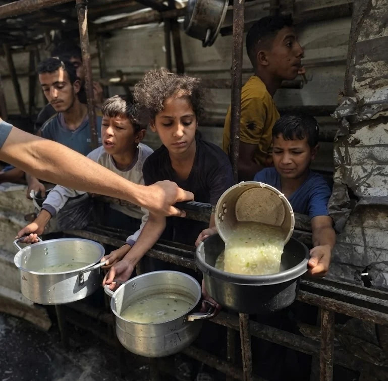 Organización budista entrega de ayuda alimentaria a las familias desplazadas en Gaza Palestina 2026