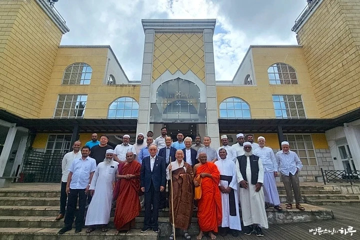 Realizan peregrinación interreligiosa por la paz Sri lnaka 2026