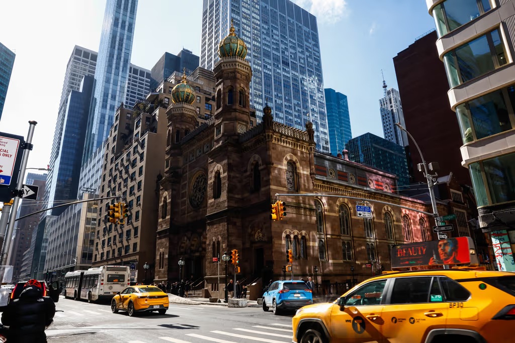 Ataque en Sinagoga Central NY hay un acusado por delitos de odio y dos heridos Estados Unidos 2026