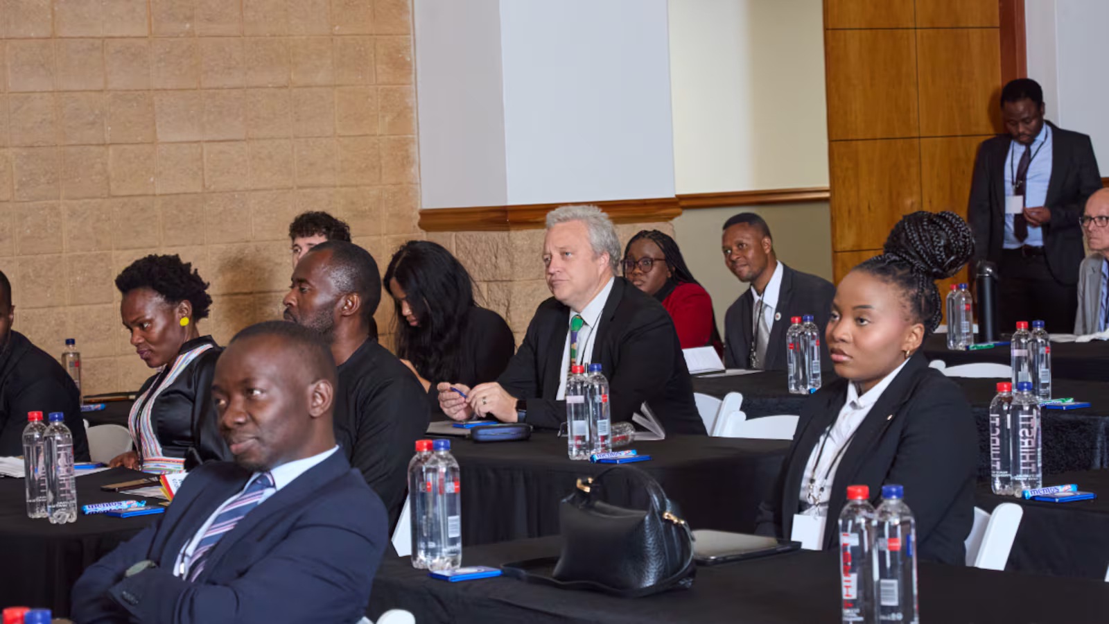 Líderes debaten sobre el estado de derecho y la libertad religiosa en la conferencia Tri-África Sudáfrica 2026