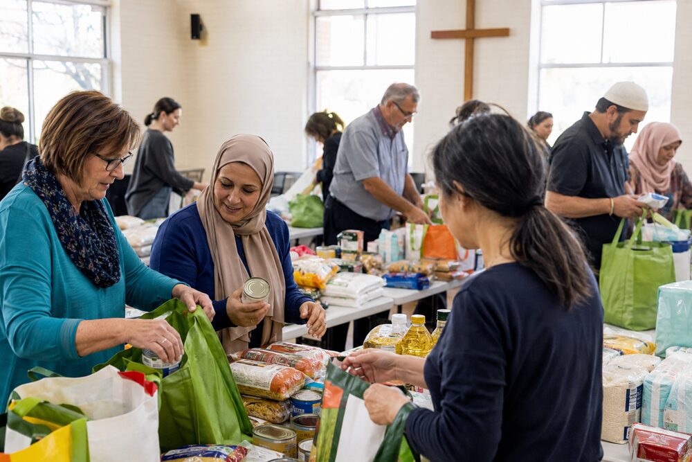 Una campaña de recolección de alimentos en el oeste de Sídney transforma la amistad interreligiosa en ayuda práctica para familias afganas
